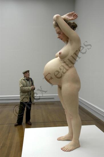 Plano general, de perfil...