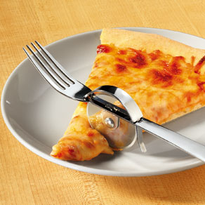 Tenedor-cortador para pizza